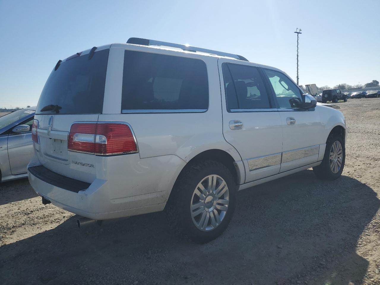 2012 Lincoln Navigator - Image 3