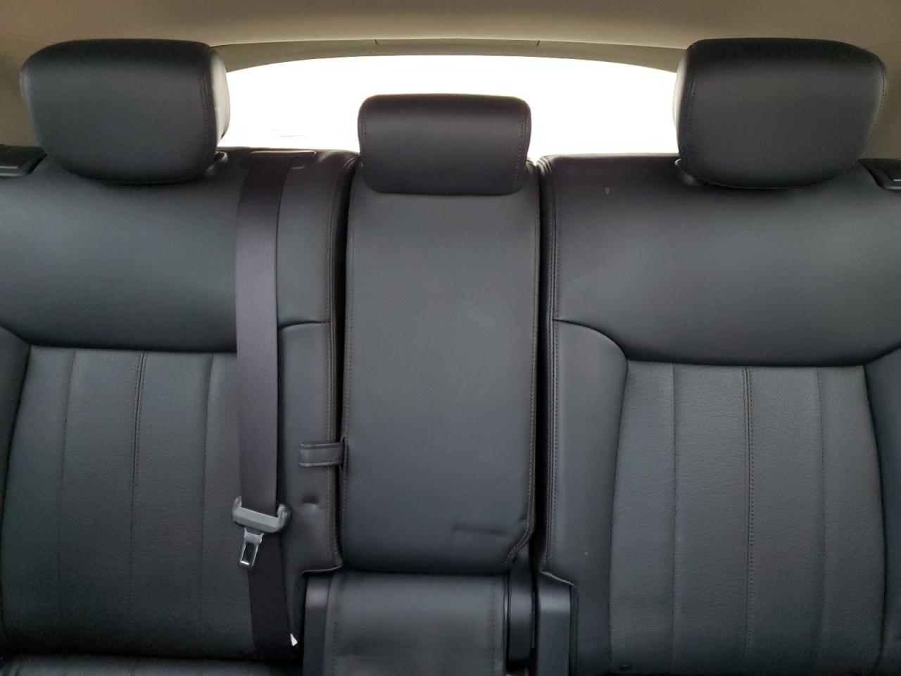 2015 Infiniti QX70 - Image 10