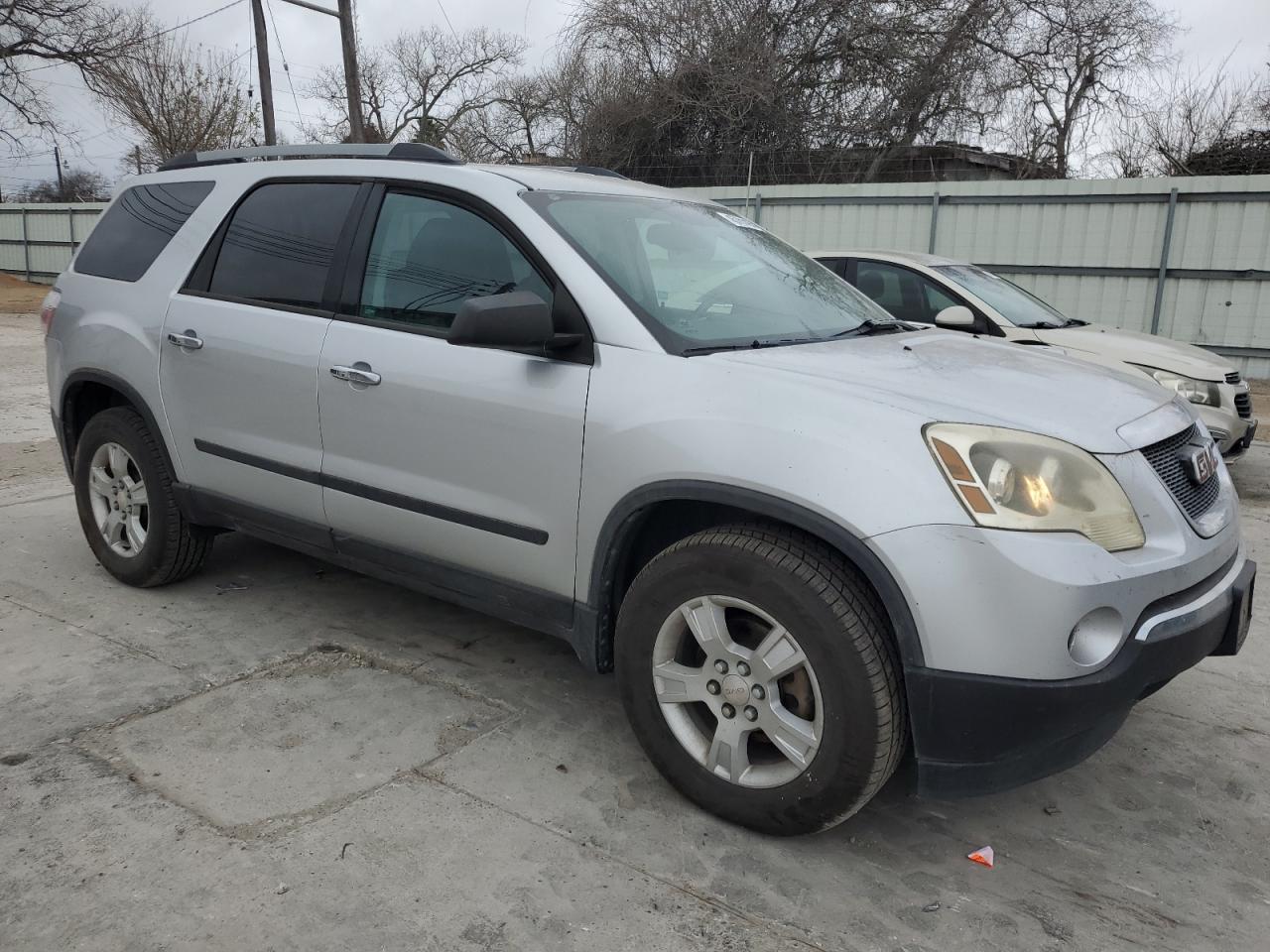 2010 GMC Acadia - Image 4