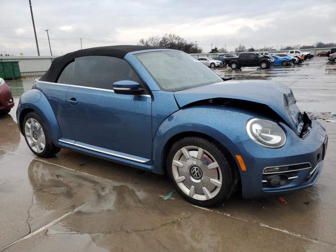 2019 Volkswagen Beetle - Image 4