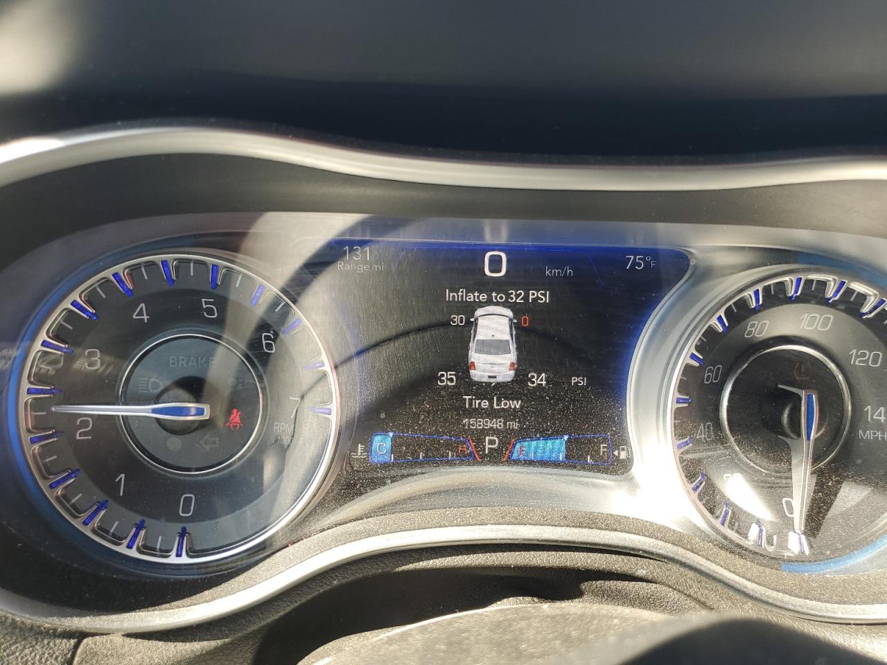 2015 Chrysler 300 - Image 9