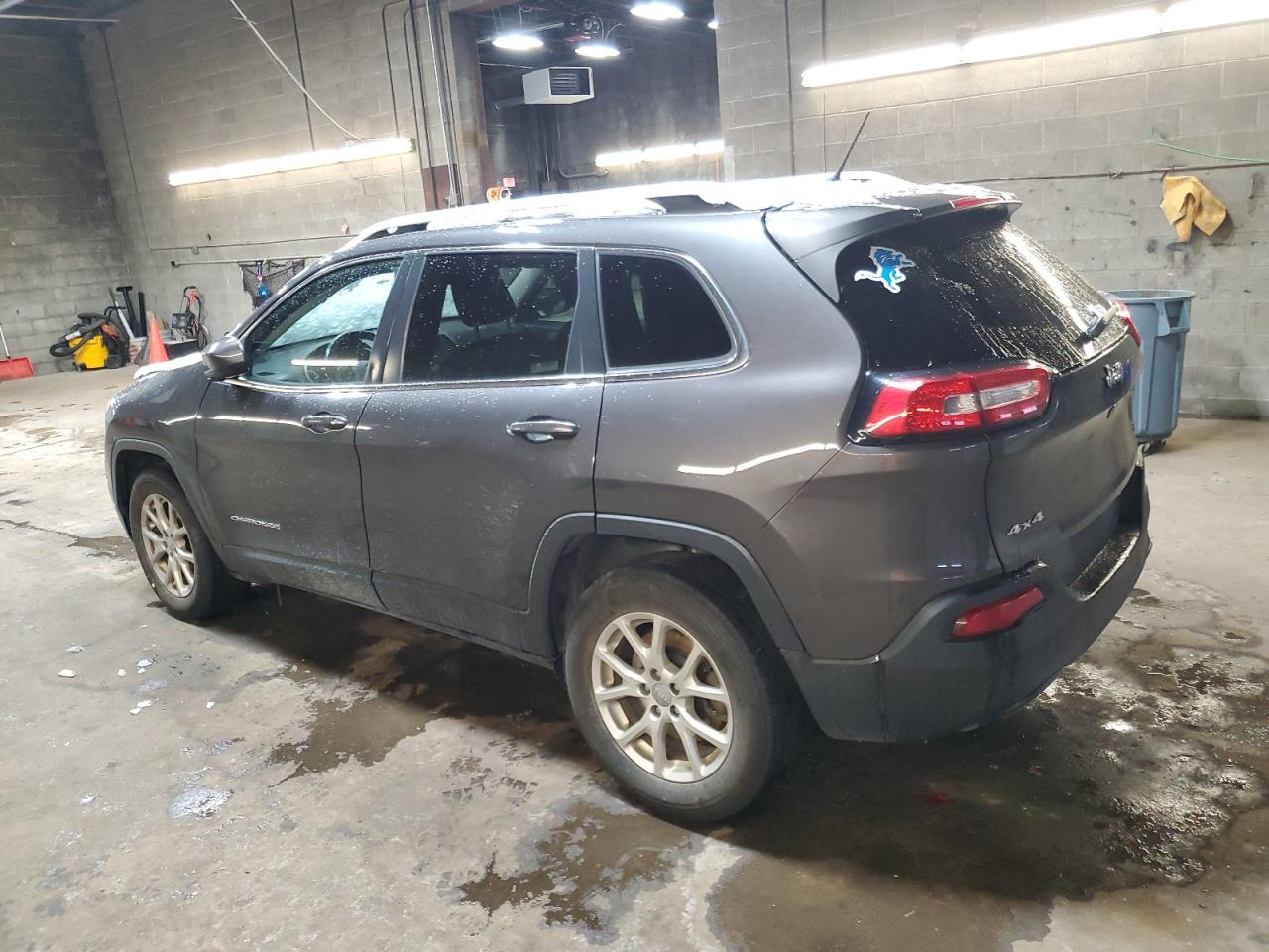 2015 Jeep Grand Cherokee - Image 2
