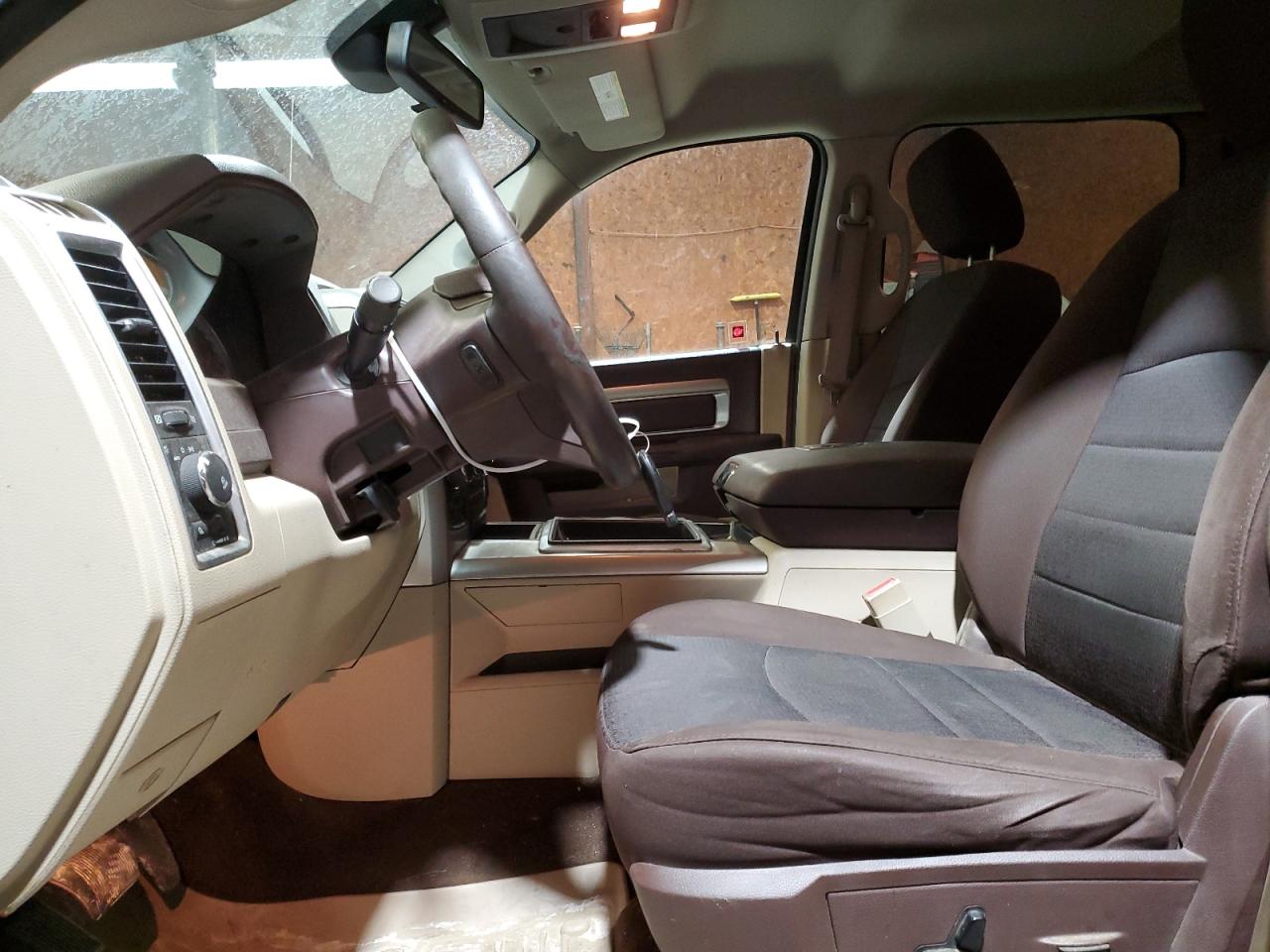 2015 RAM 1500 - Image 7