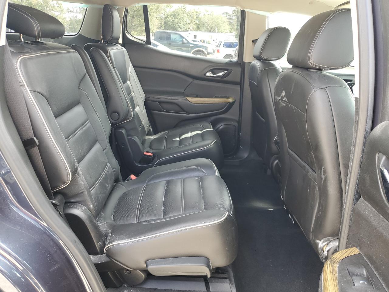 2018 GMC Acadia - Image 11