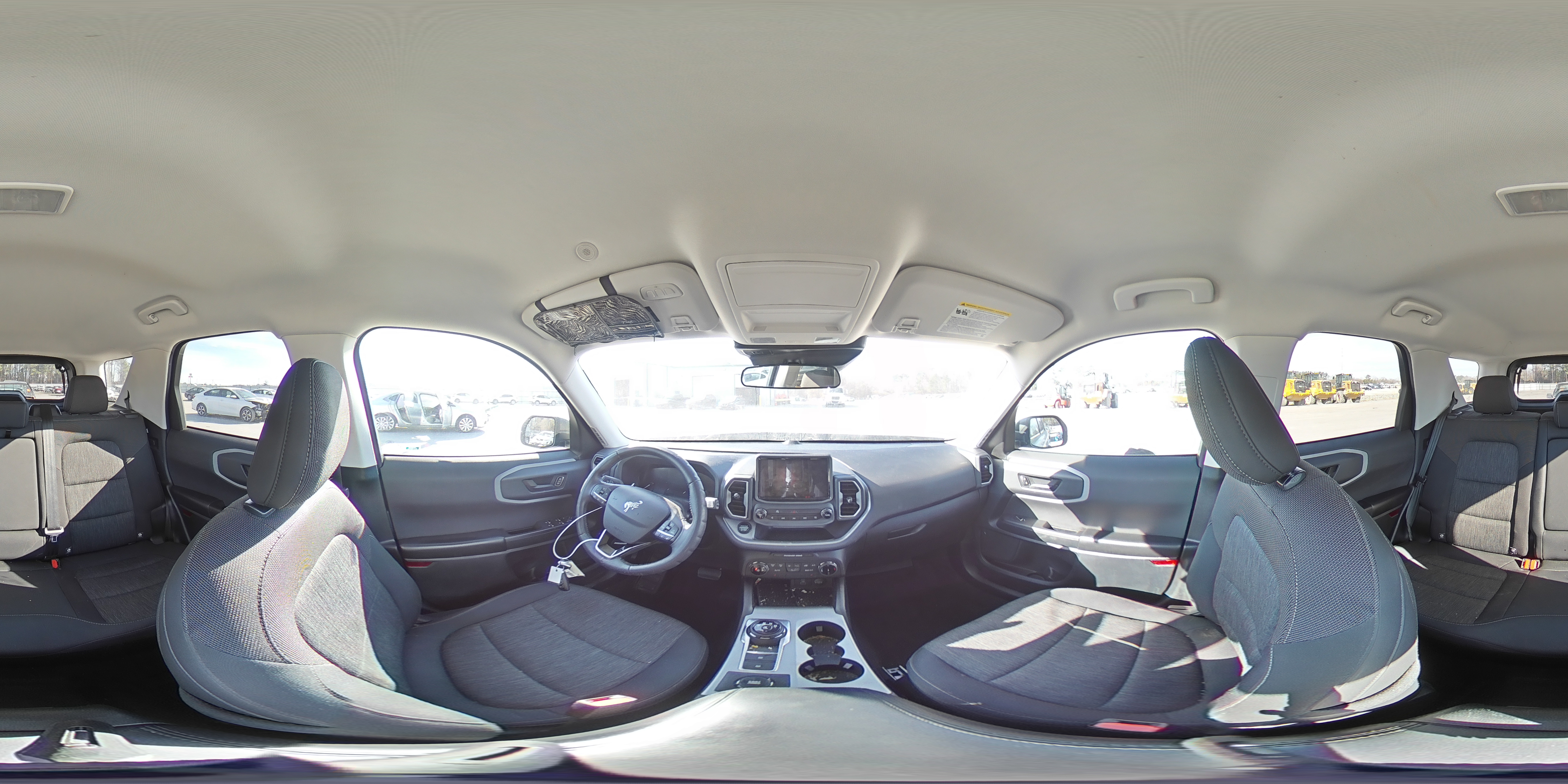 2022 Ford Bronco - Image 13