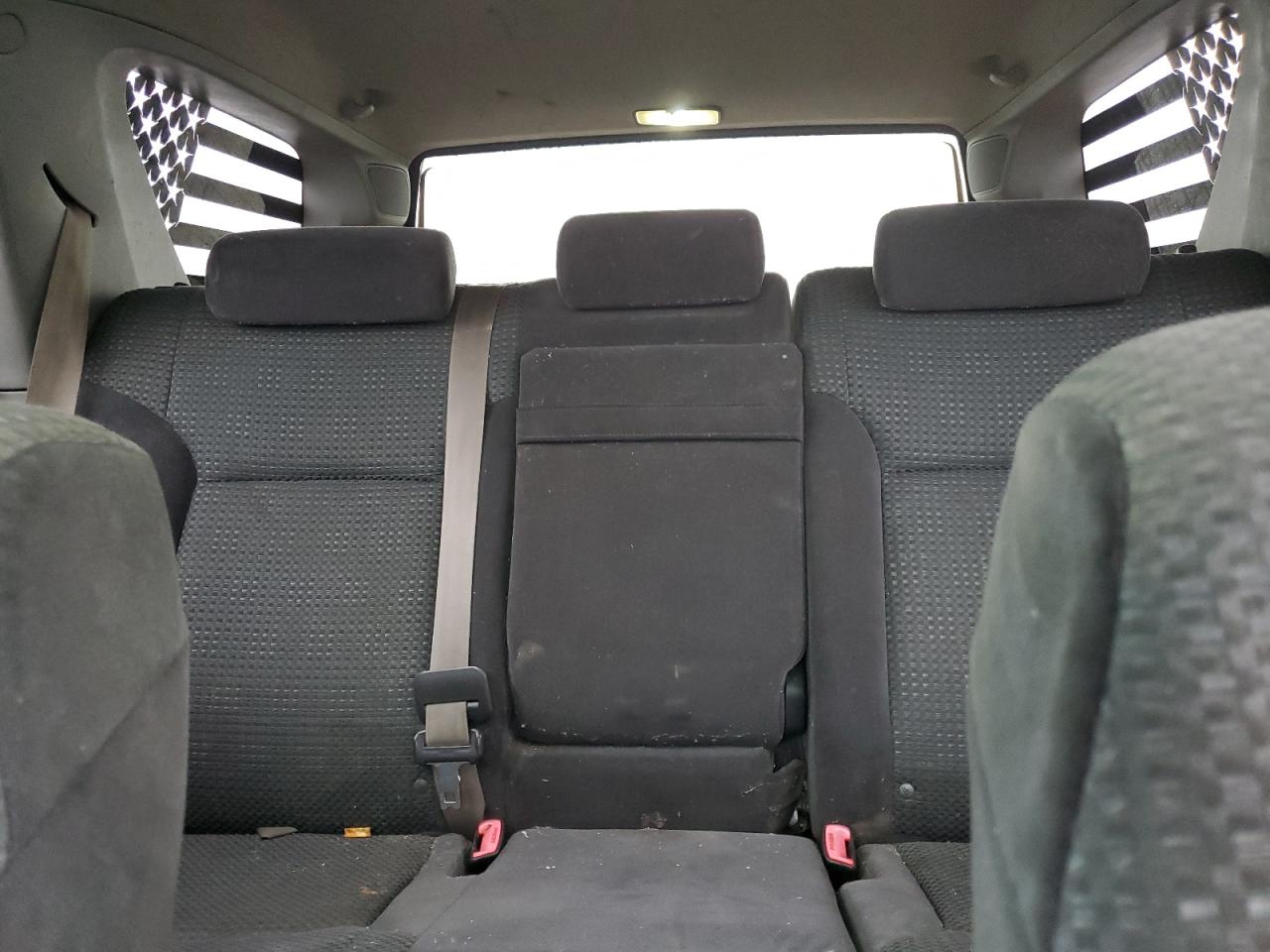 2005 Toyota 4Runner - Image 10