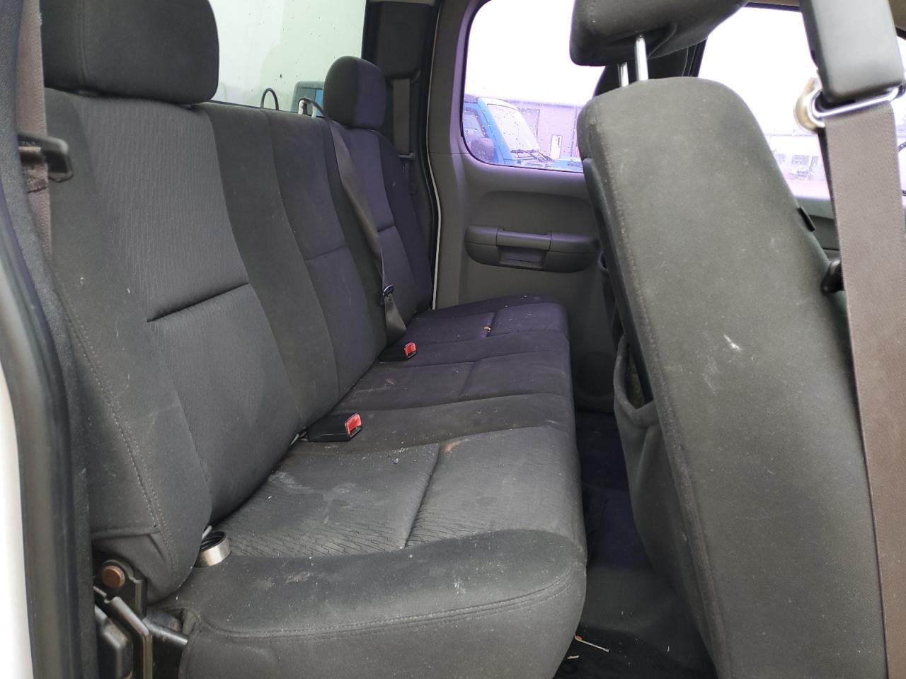 2011 GMC Sierra - Image 10