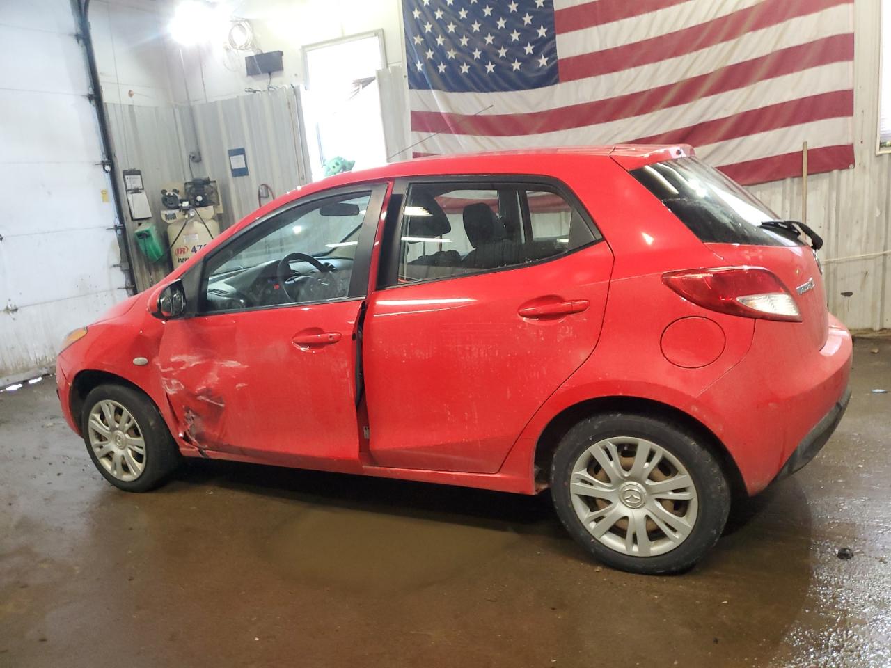 2013 Mazda 2 - Image 2