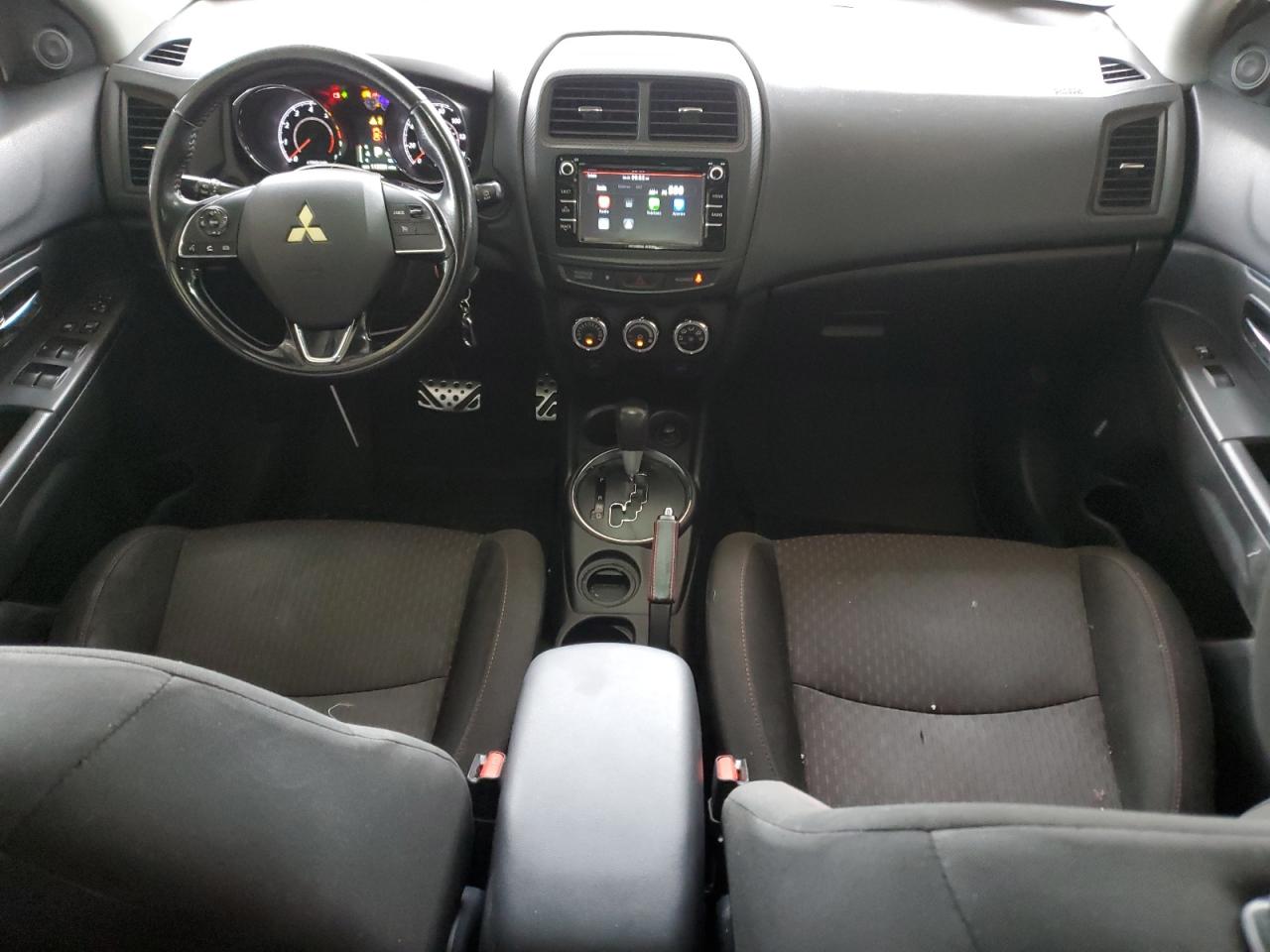 2017 Mitsubishi Outlander - Image 8