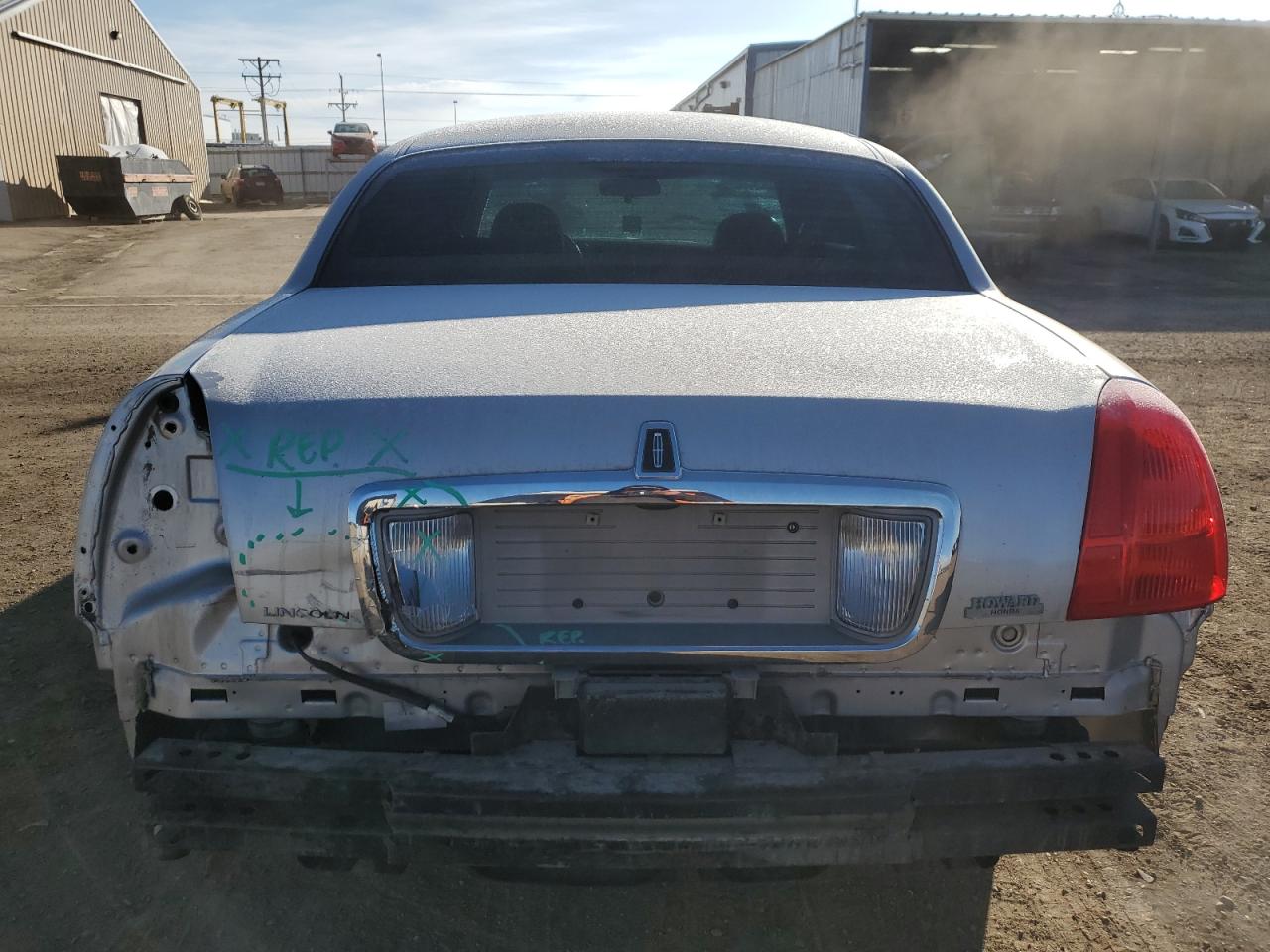 2010 Lincoln Town Car - Image 6