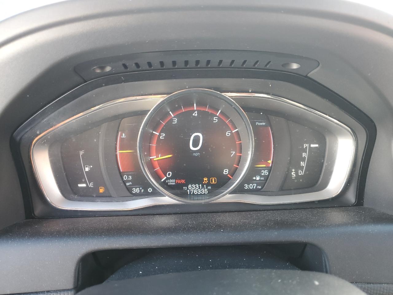 2016 Volvo XC60 - Image 9