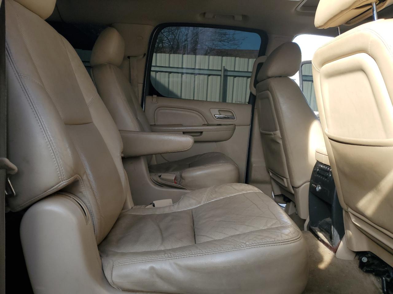 2013 Cadillac Escalade - Image 11