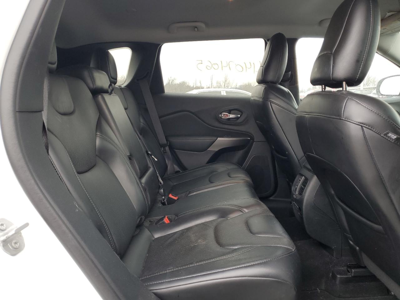 2020 Jeep Grand Cherokee - Image 11