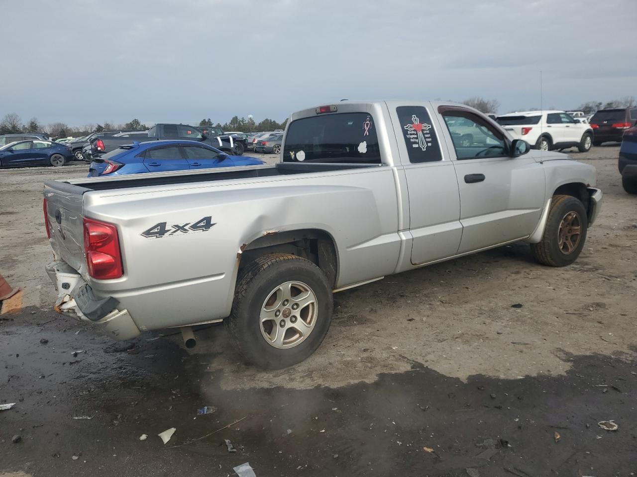 2007 Dodge Dakota - Image 3