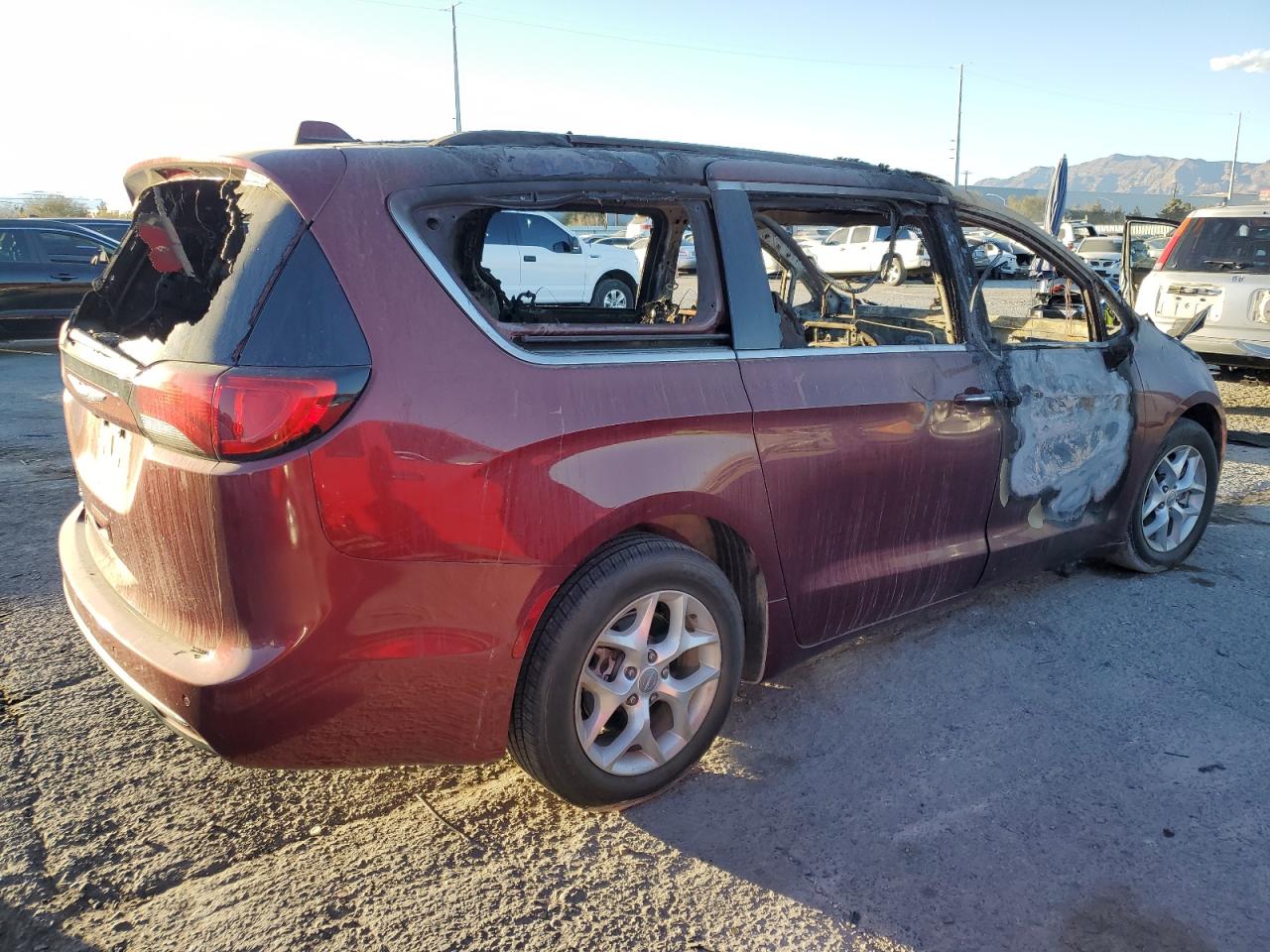 2017 Chrysler Pacifica - Image 3