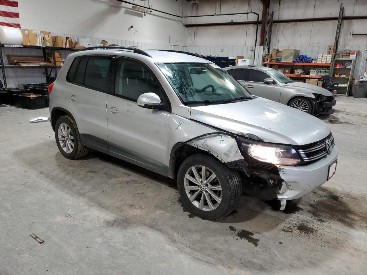 2015 Volkswagen Tiguan - Image 4
