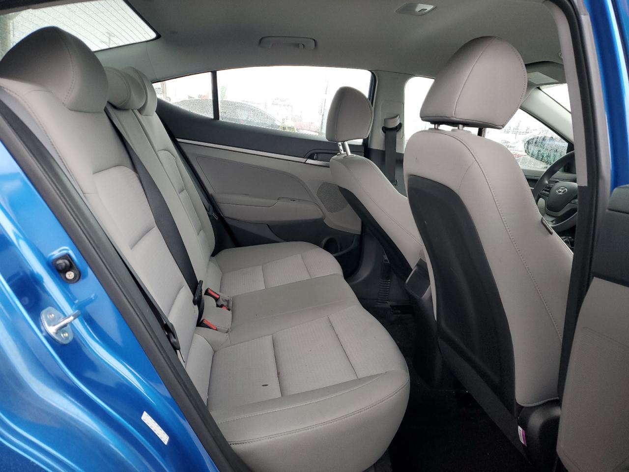 2017 Hyundai Elantra - Image 11