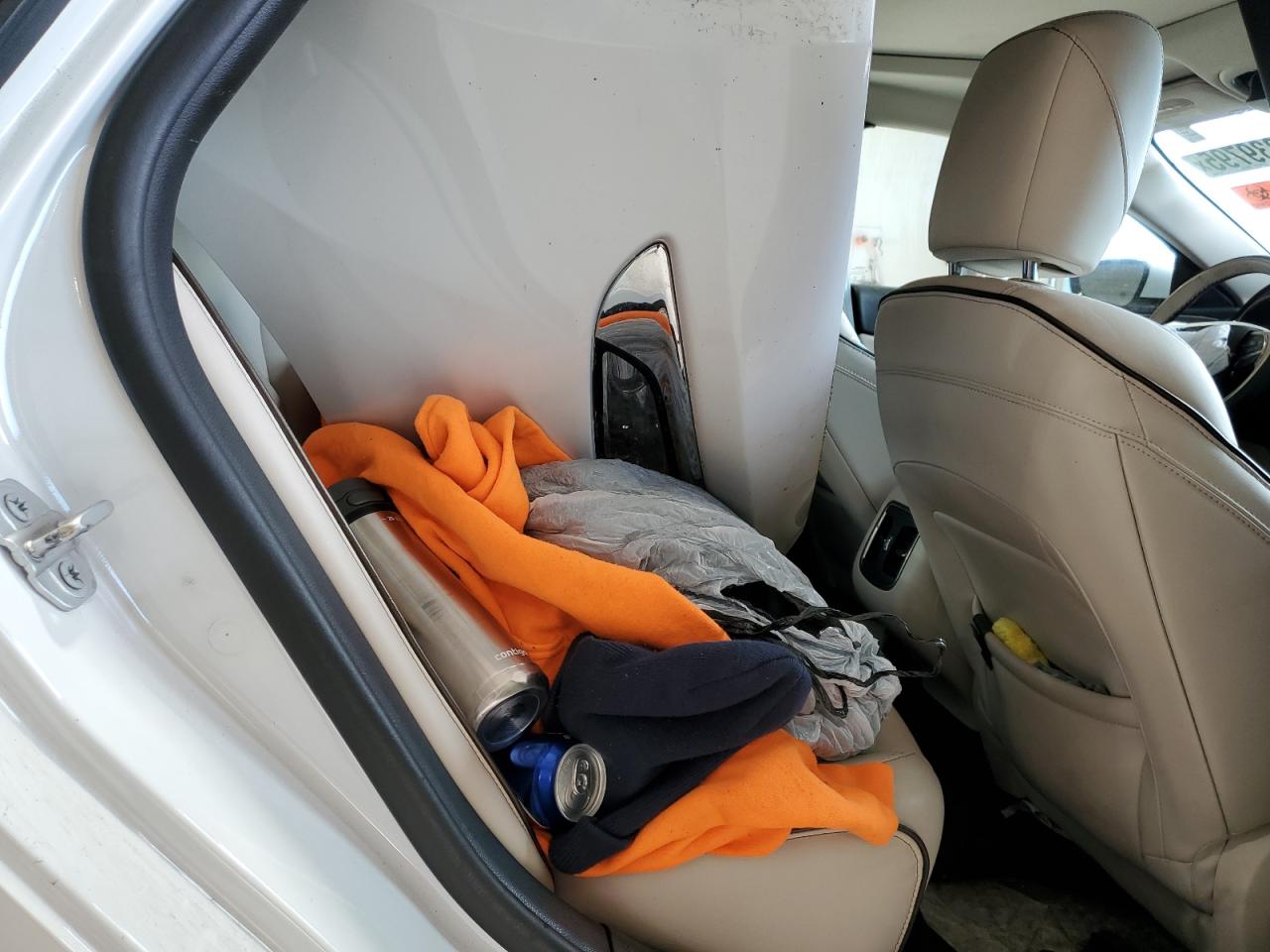 2015 Chrysler 200 - Image 10