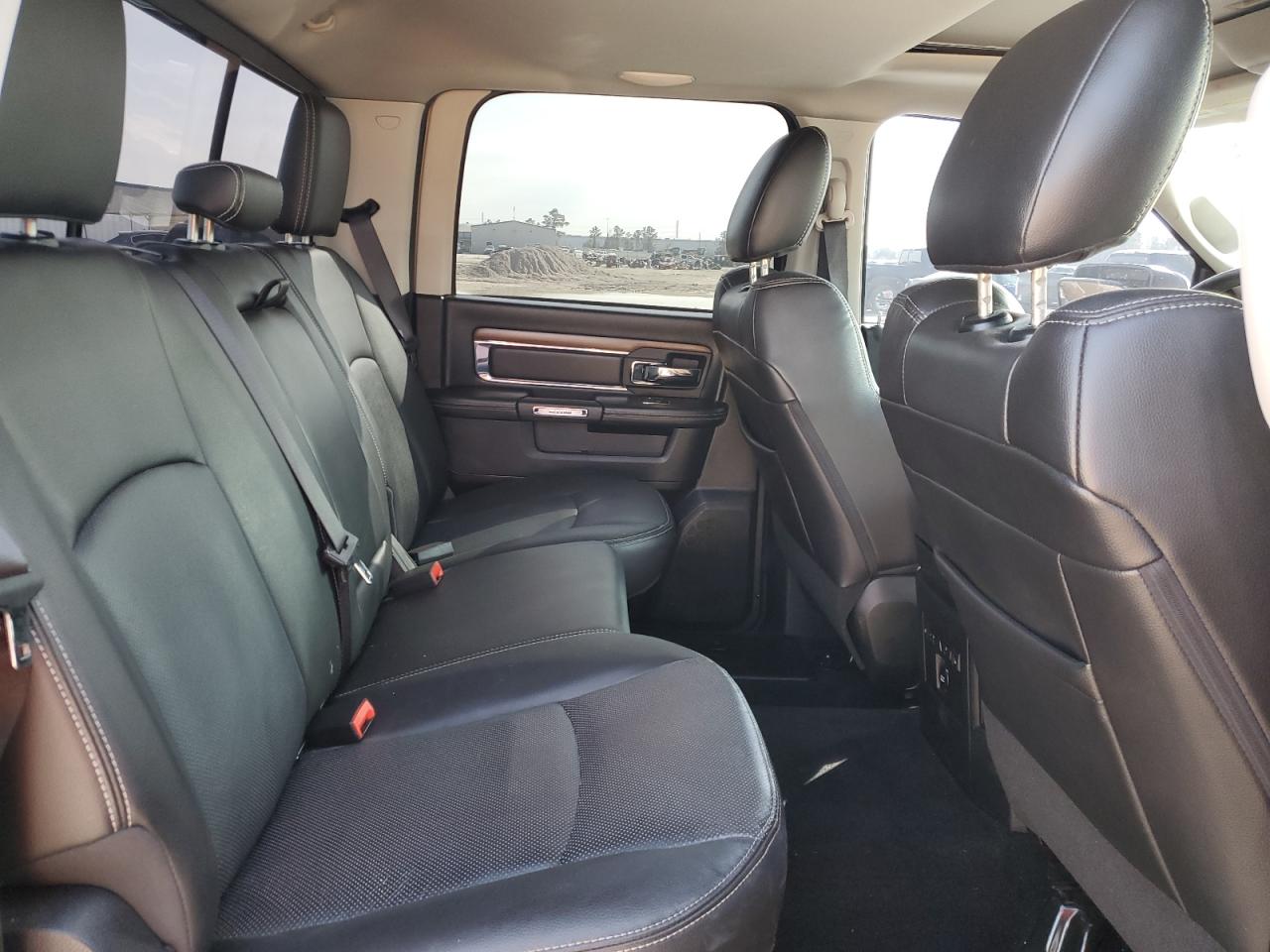 2015 RAM 1500 - Image 10