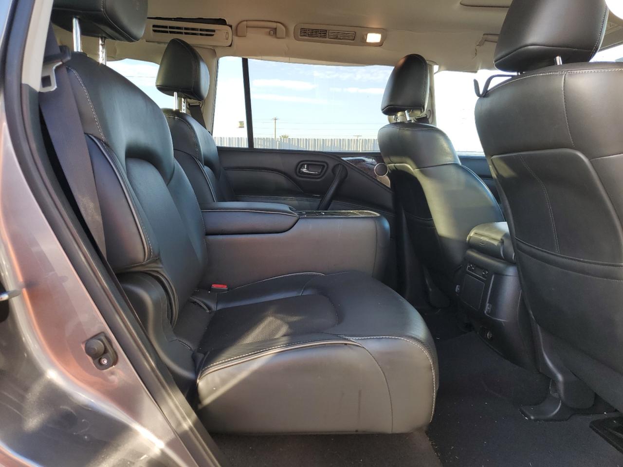 2020 Infiniti QX80 - Image 11