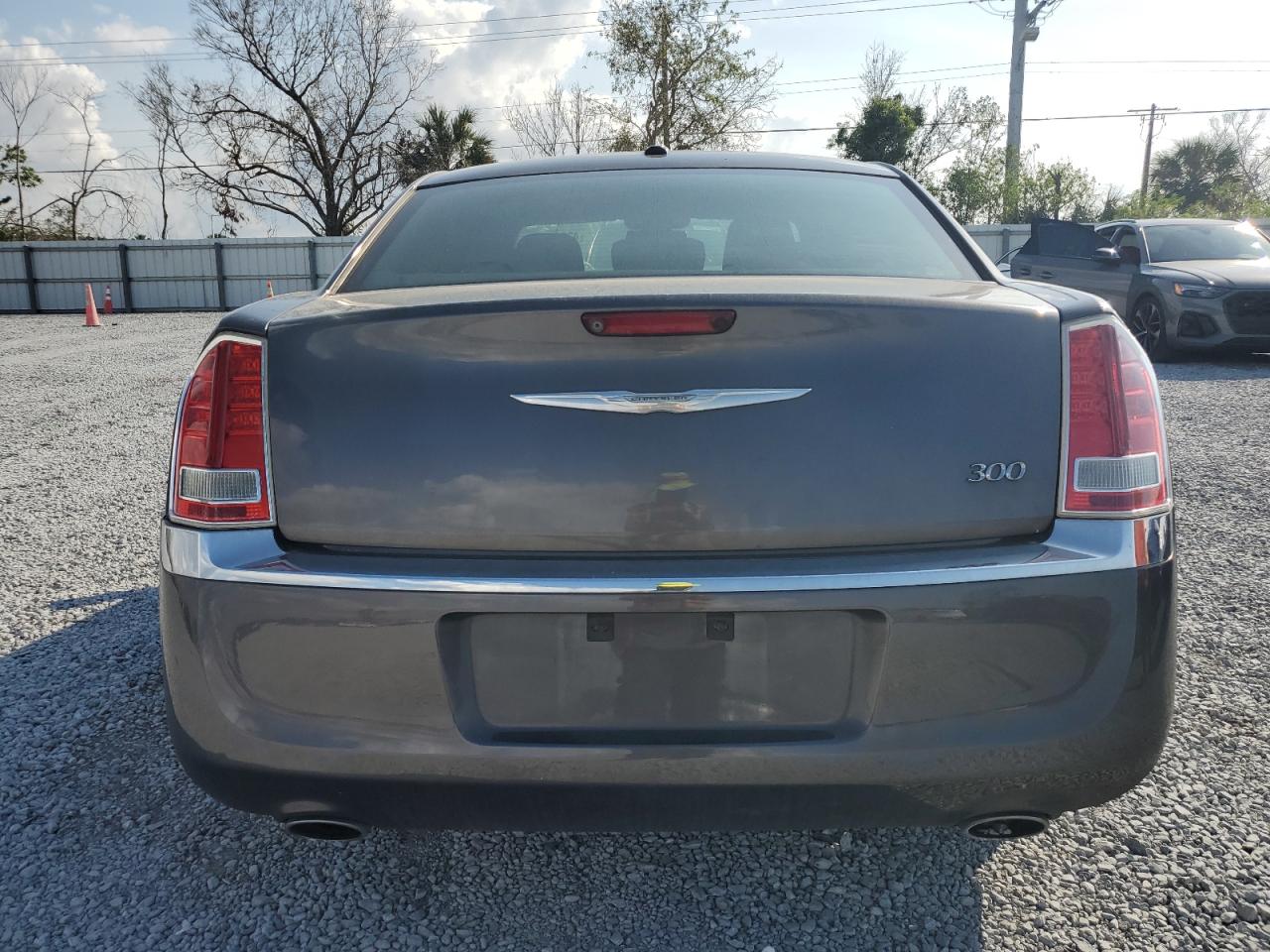2014 Chrysler 300 - Image 6