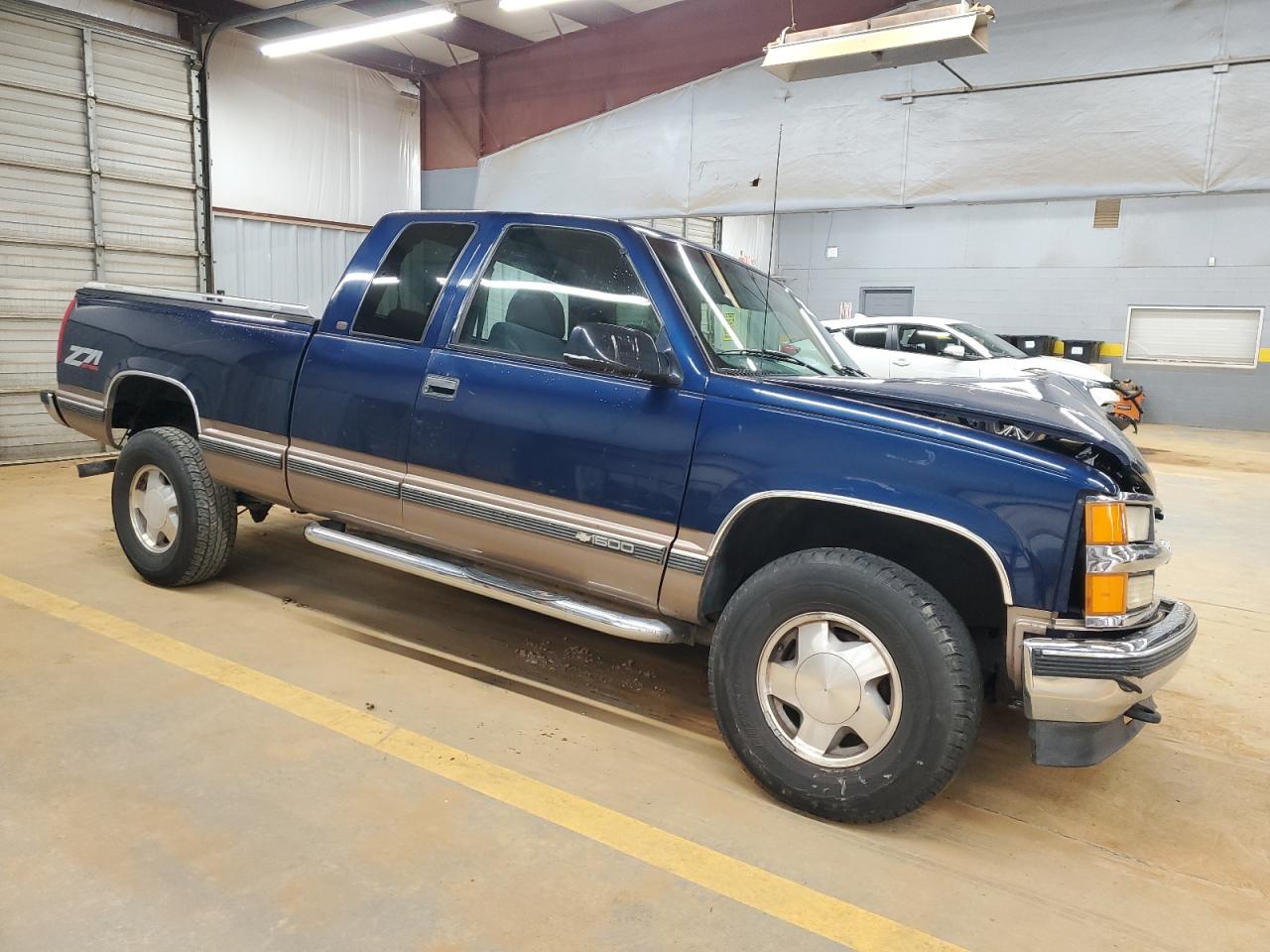 1998 Chevrolet GMT-400 - Image 4
