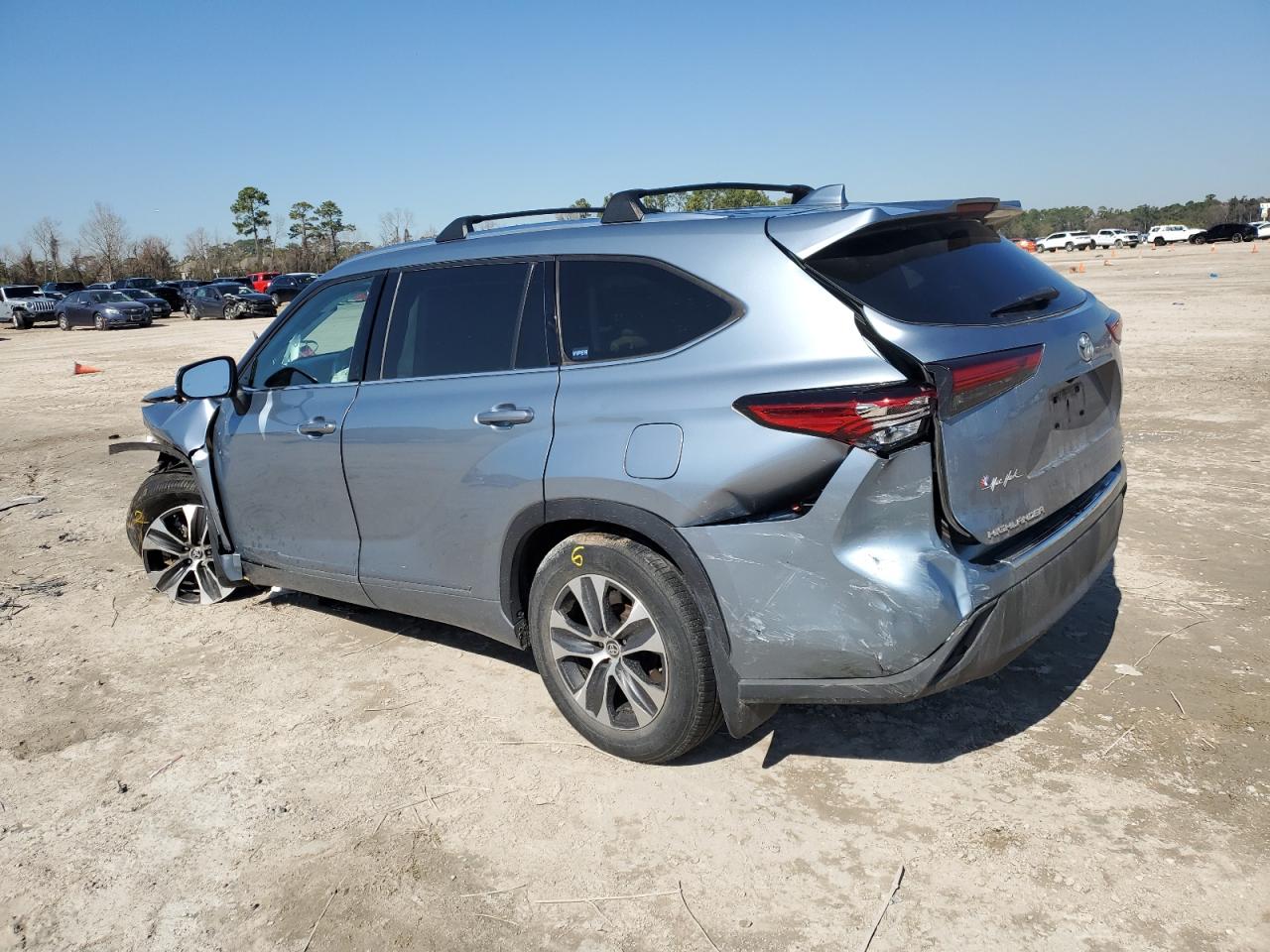 2020 Toyota Highlander - Image 2