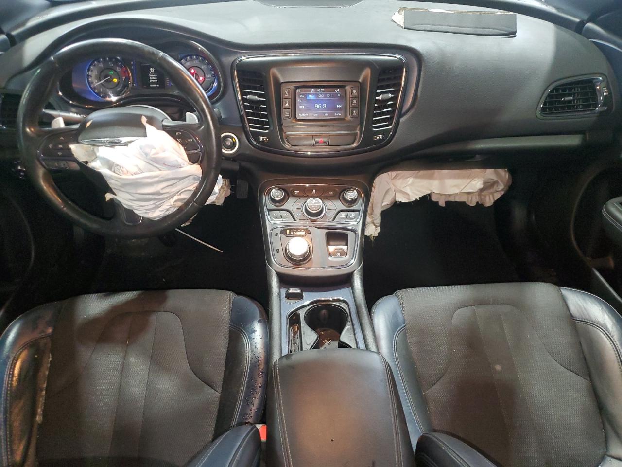 2016 Chrysler 200 - Image 8