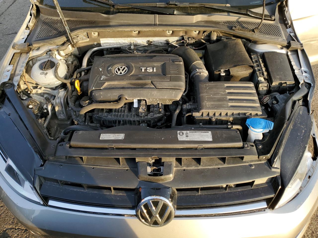 2017 Volkswagen Golf - Image 12