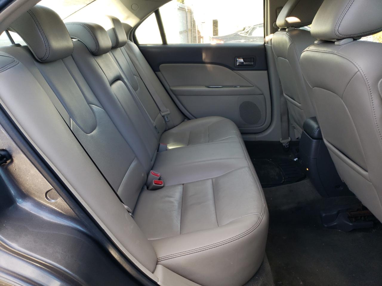 2010 Ford Fusion - Image 10
