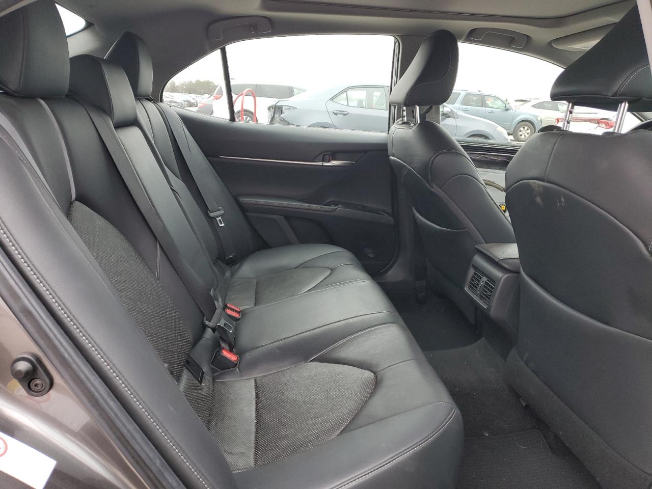 2019 Toyota Camry - Image 10