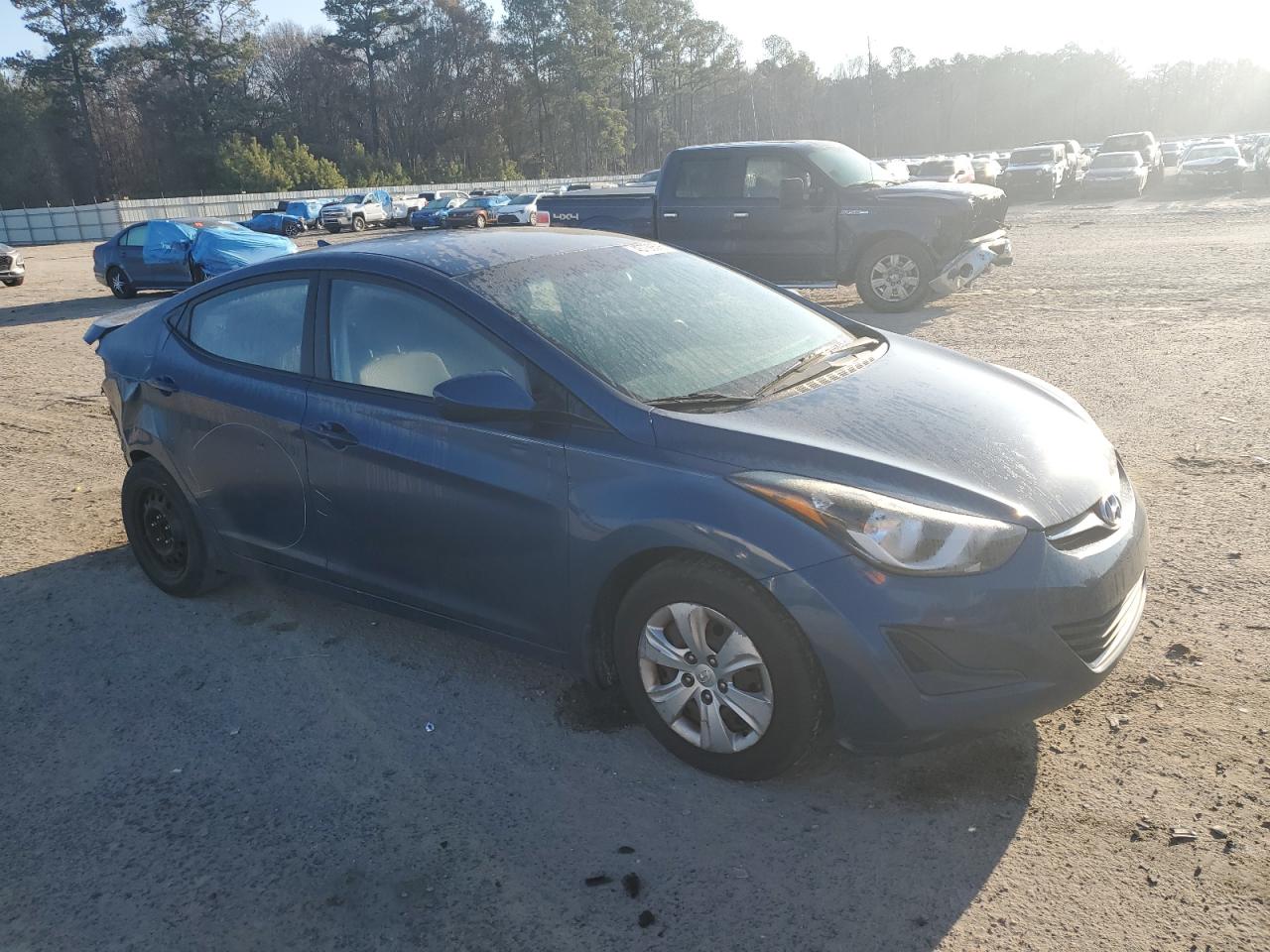 2016 Hyundai Elantra - Image 4