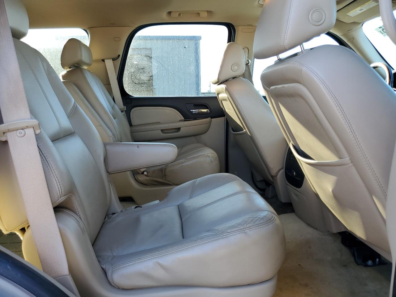 2007 GMC Yukon - Image 12