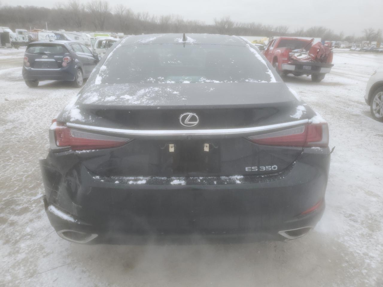 2019 Lexus ES - Image 6