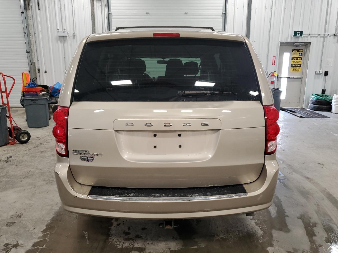 2015 Dodge Caravan - Image 6