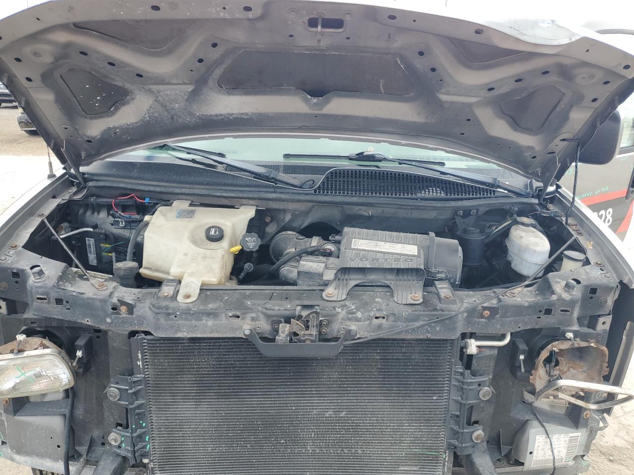 2006 Chevrolet Express - Image 11