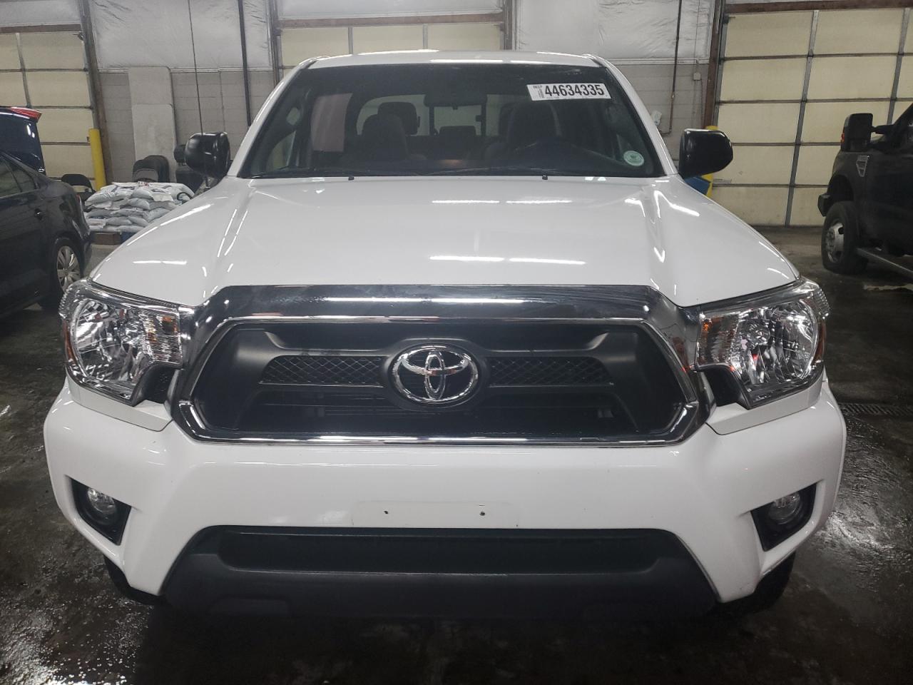 2014 Toyota Tacoma - Image 5