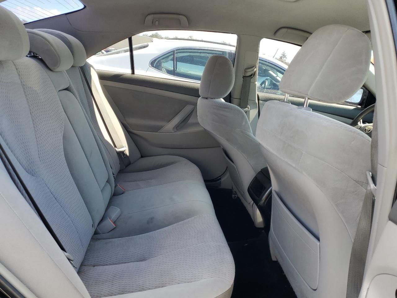 2011 Toyota Camry - Image 10