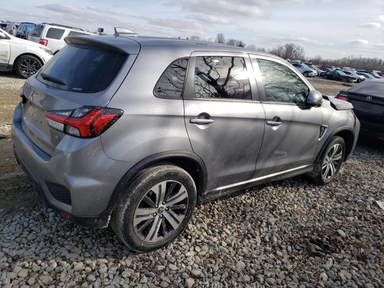 2020 Mitsubishi Outlander - Image 3