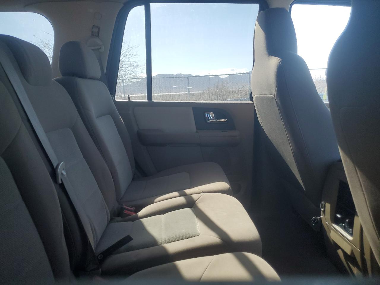 2006 Ford Expedition - Image 11