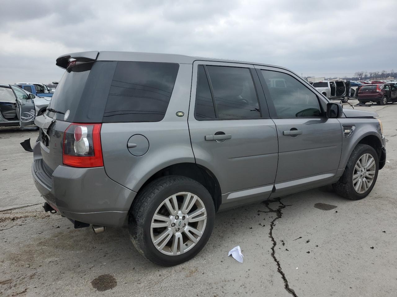 2010 Land Rover LR2 - Image 3