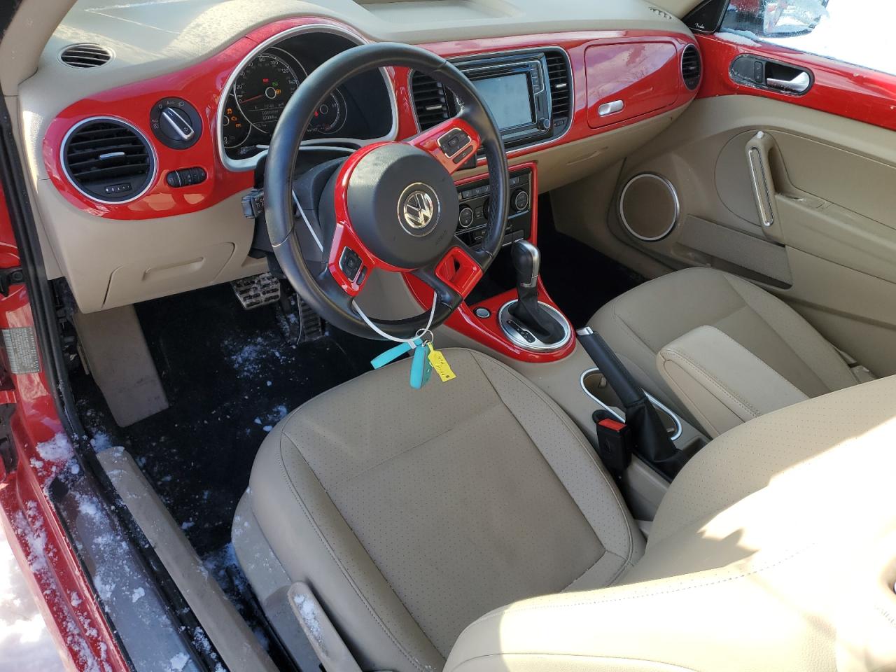 2018 Volkswagen Beetle - Image 8