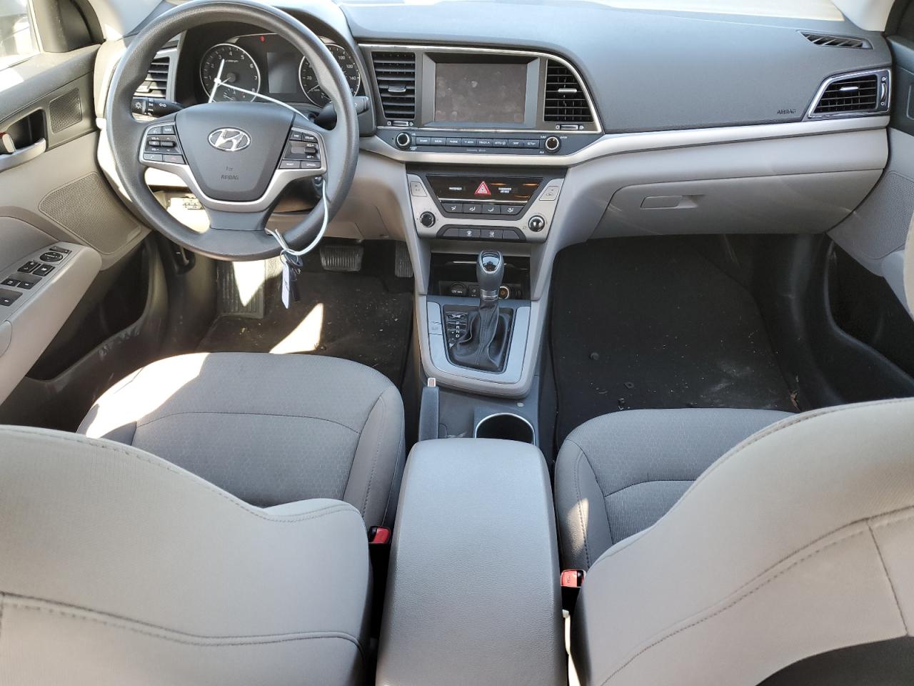 2017 Hyundai Elantra - Image 8