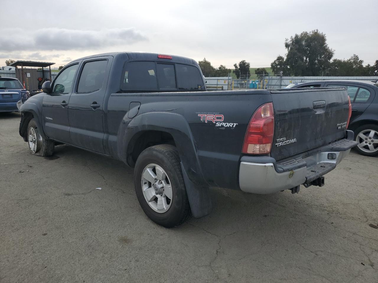 2005 Toyota Tacoma - Image 2