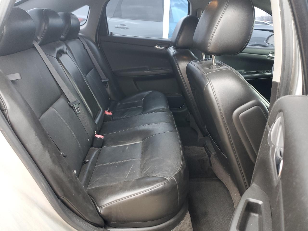 2009 Chevrolet Impala - Image 10