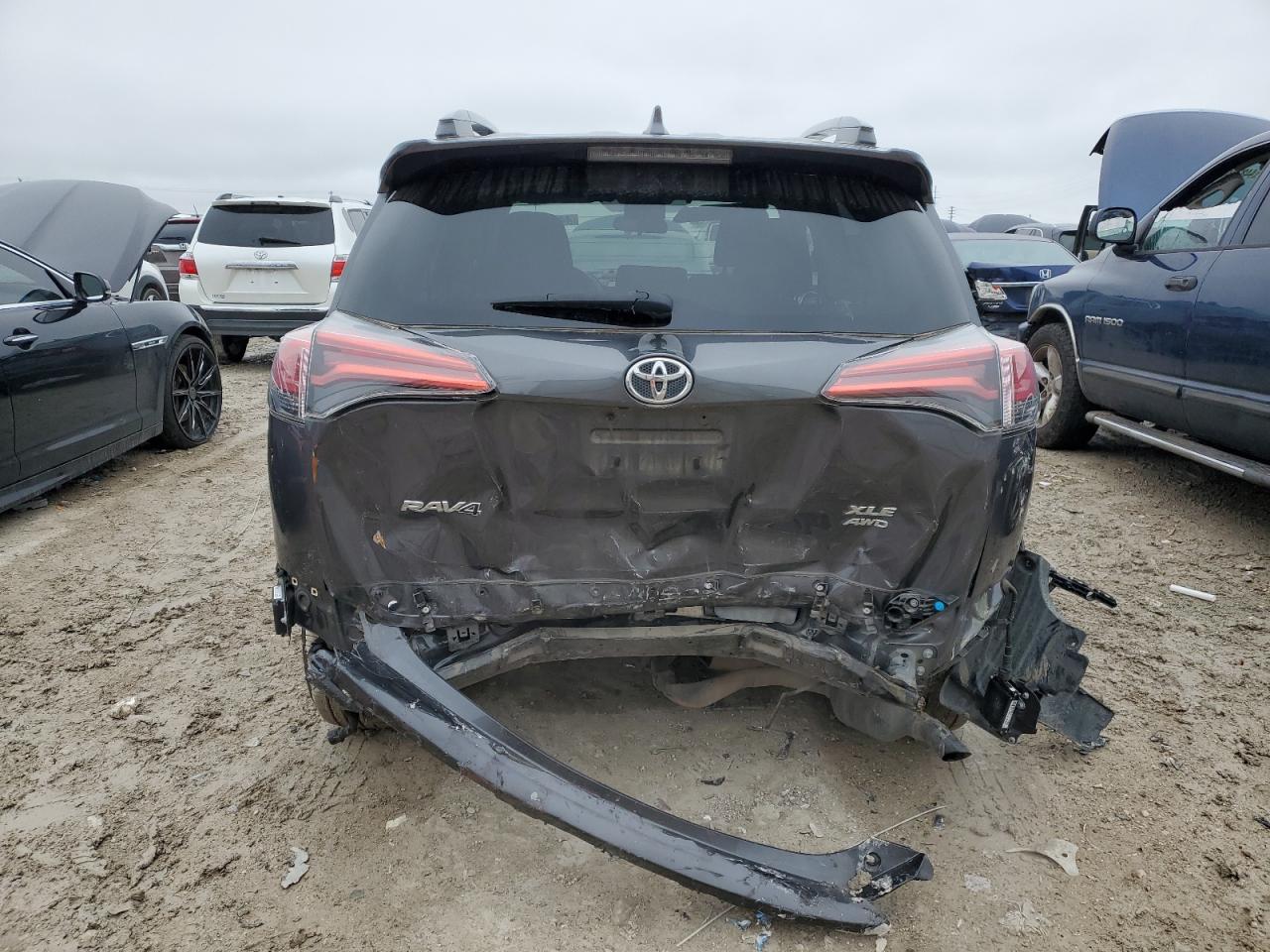 2018 Toyota RAV 4 - Image 6