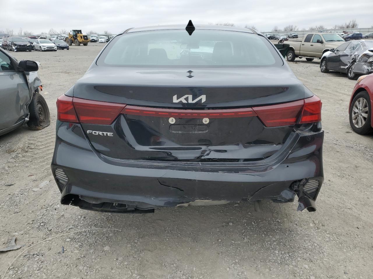 2022 Kia Forte - Image 6