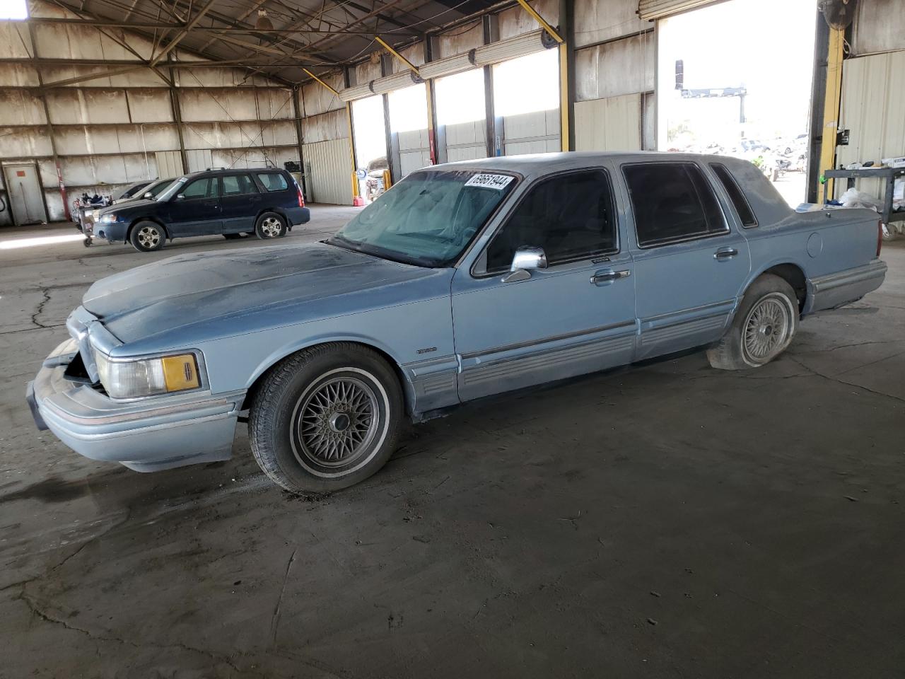 1992 Lincoln Town Car - Image 1