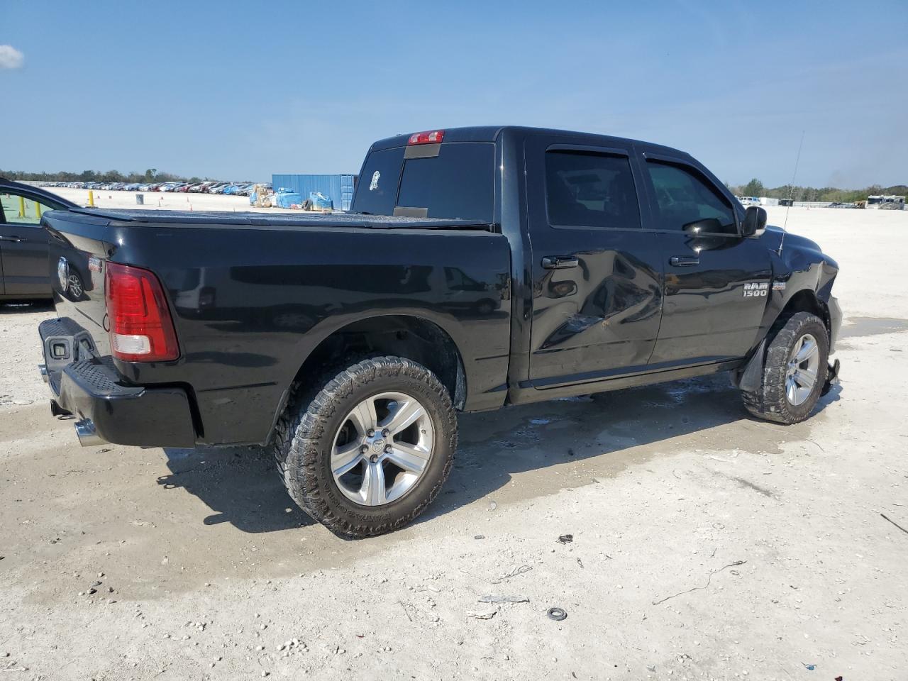 2015 RAM 1500 - Image 3