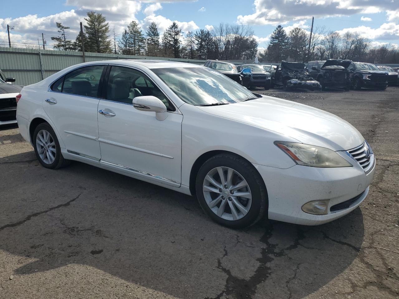 2012 Lexus ES - Image 4